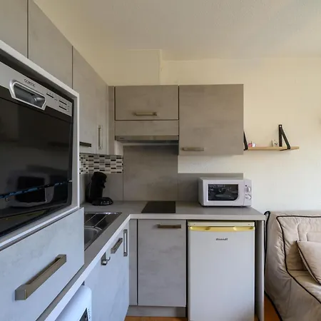 Port-5 By Interhome *