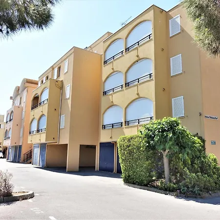 Port-5 By Interhome شقة