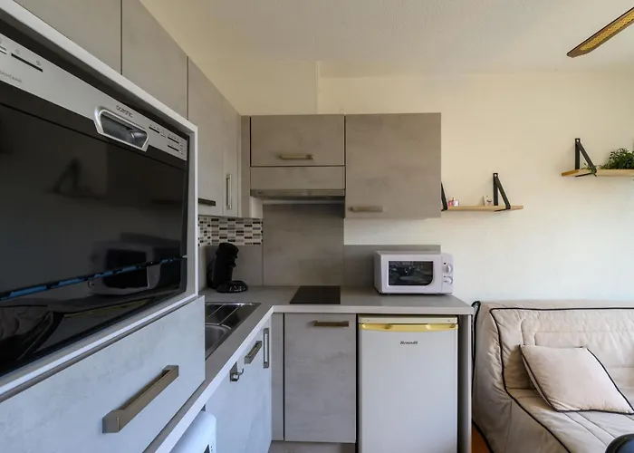Port-5 By Interhome *